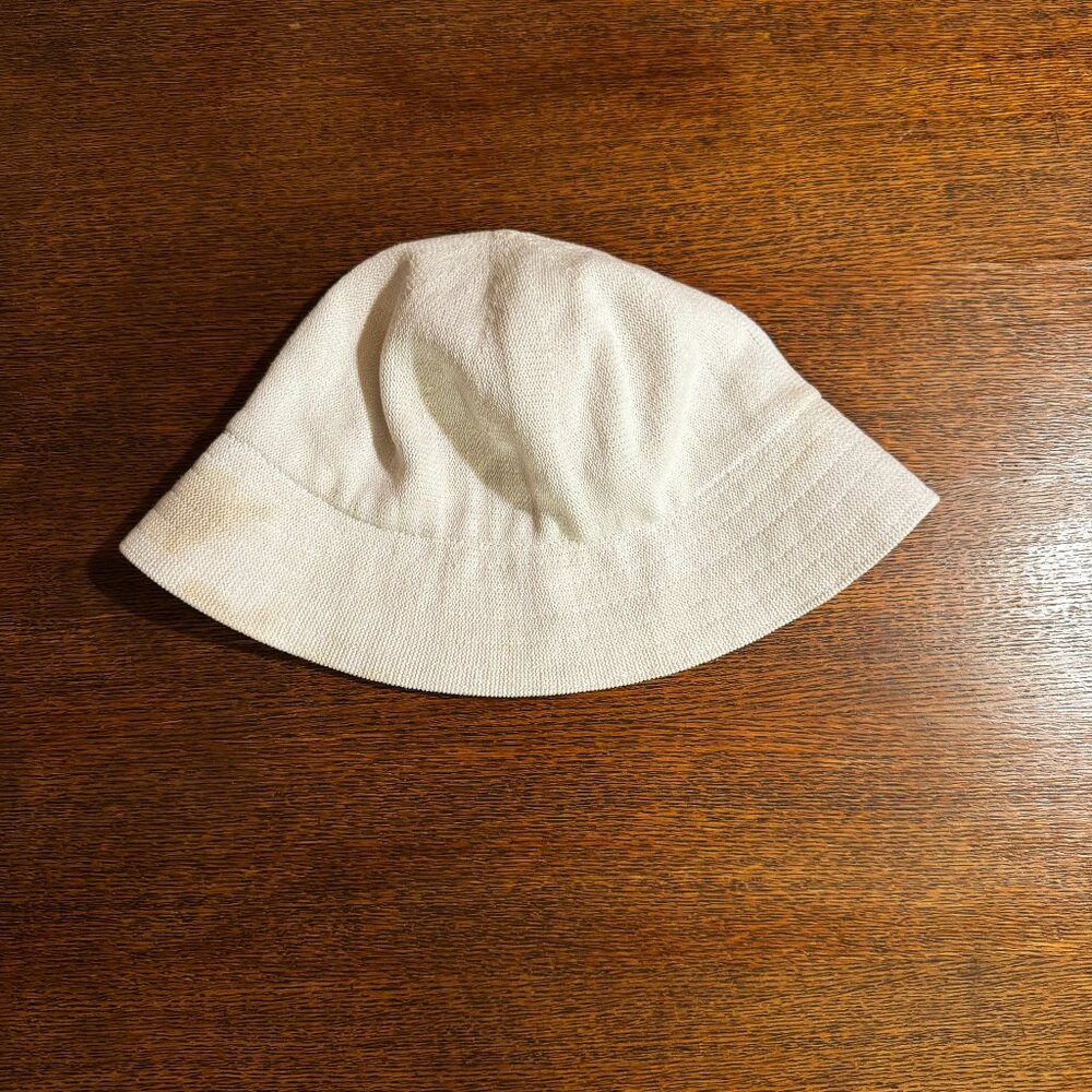 White bucket hat